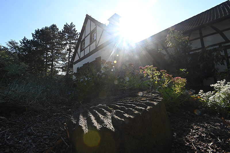 Galerie Schollbrockhaus mit Mühlstein